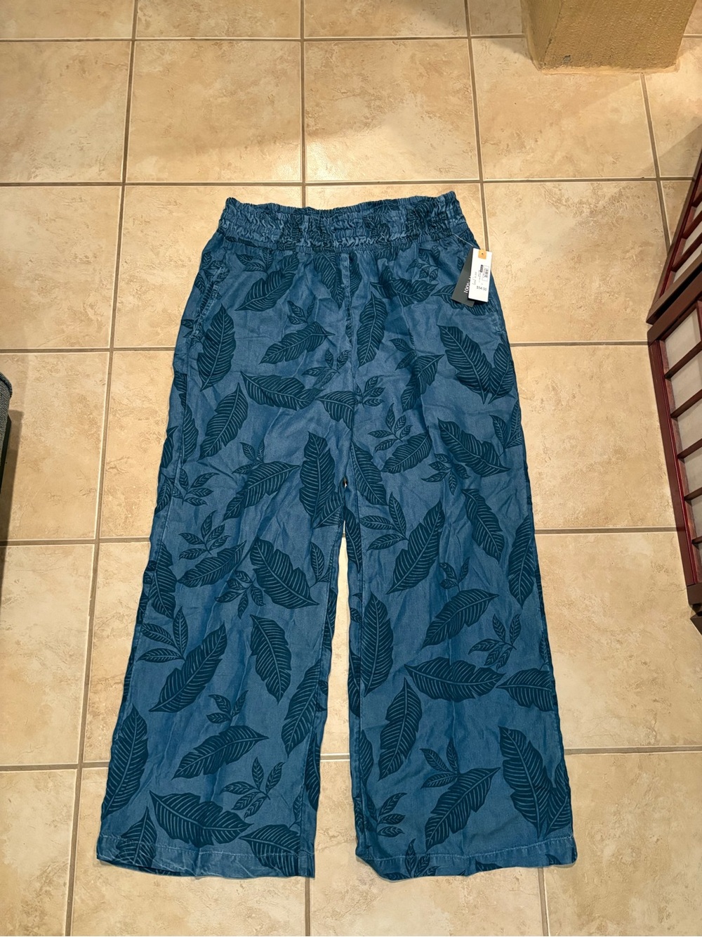 Wide-Leg Leaf Print Pants in Blue - Women's Comfortable Fit